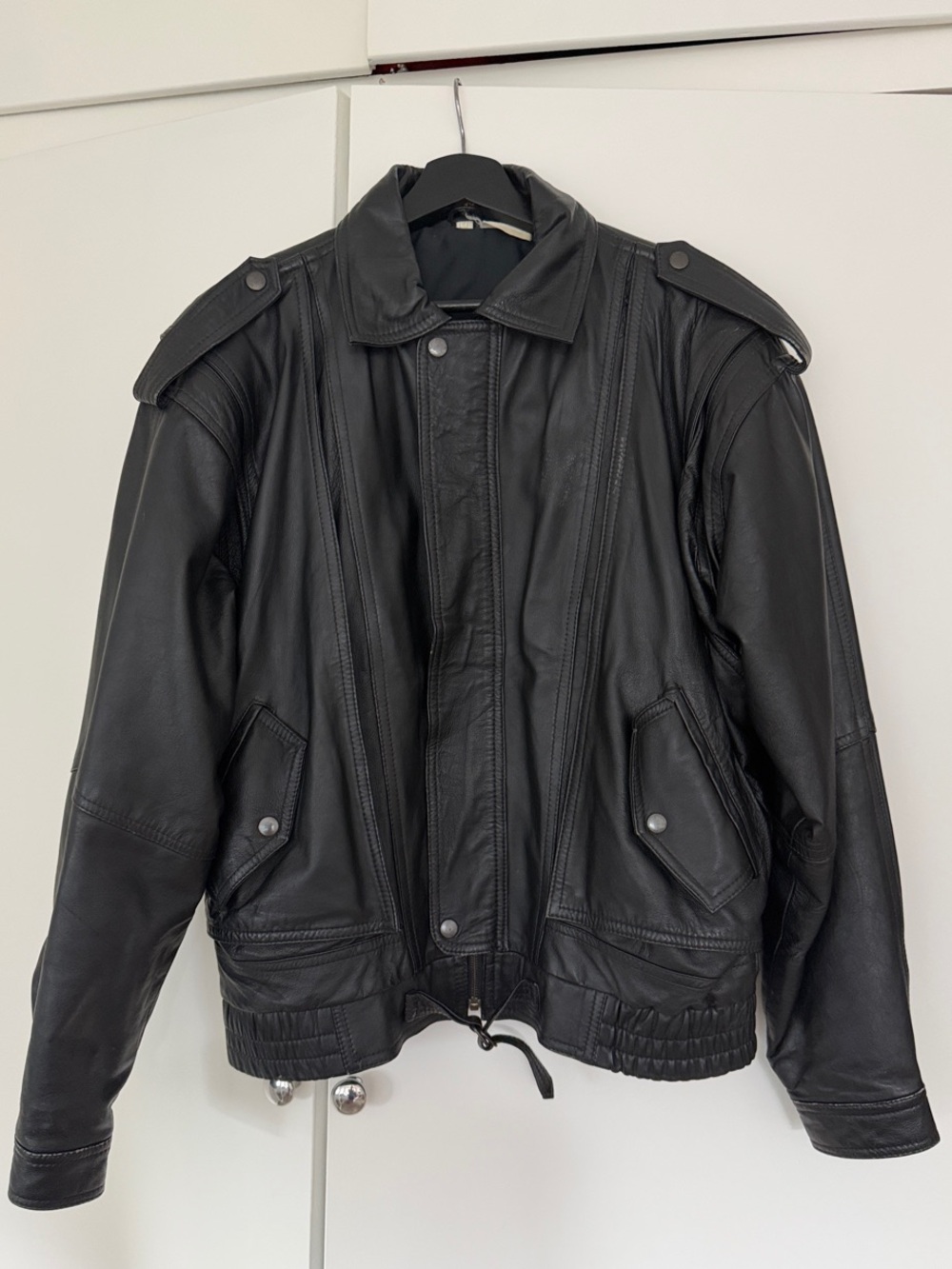 Vintage 80’s leather bomber jacket